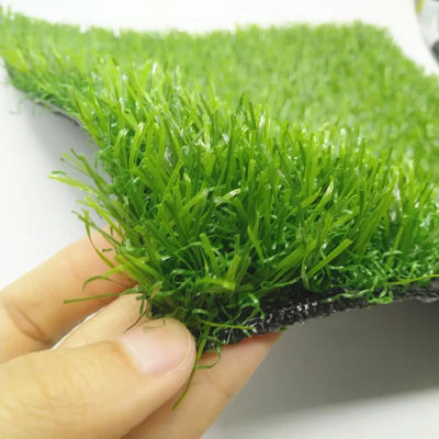 20mm Dywan ze sztucznej trawy do kształtowania krajobrazu Syntetyczny Putting Green 200/M